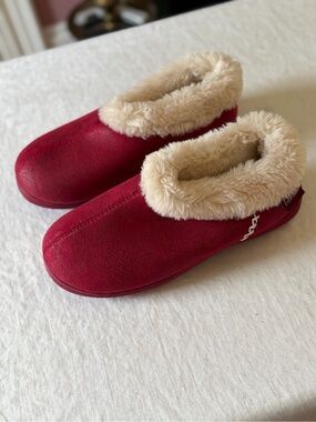Women’s Everfoams Red Suede Faux Fur Lined Indoor/Outdoor Slippers Size11